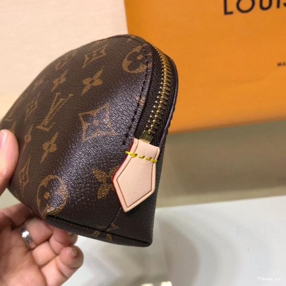 Affordable VUITTON LOUIS POUCH COSMETIC 0819